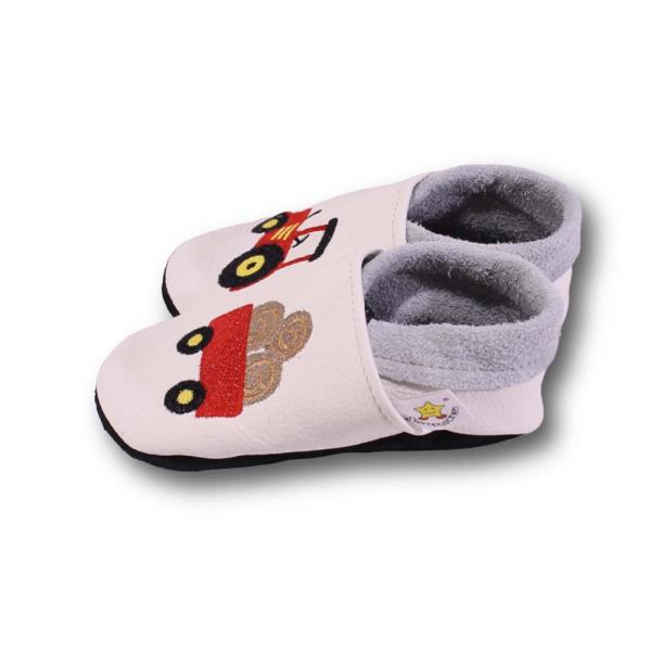 Krabbelschuhe roter Trecker mit Anhänger weiß